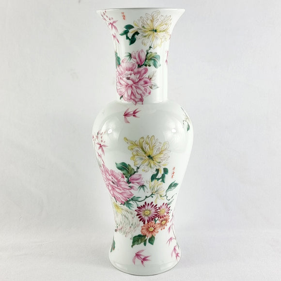 Antique 20th Century Chinese CHIEN-LUNG Style Italian Copy Vase.