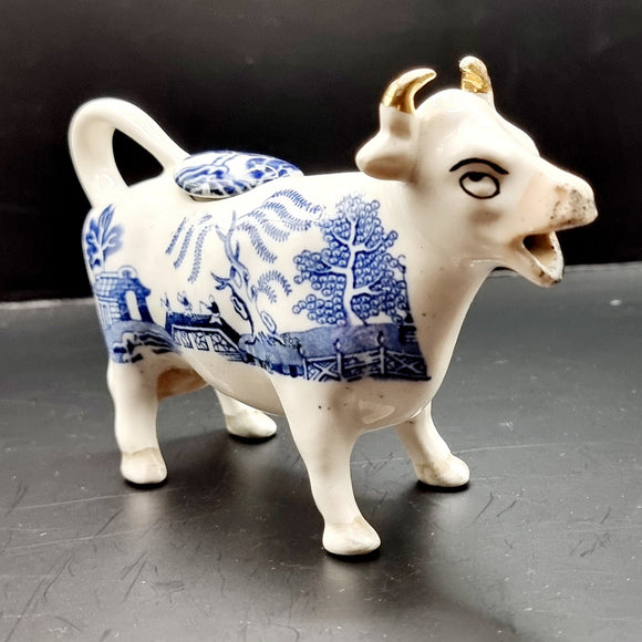 Antique Circa 1900 Staffordshire Willow Pattern Cow Creamer Blue and White