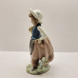 Lladro Figurine Sweet Scent No. 5221