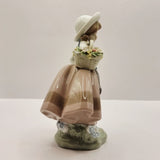 Lladro Figurine Sweet Scent No. 5221