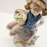 Lladro Figurine Sweet Scent No. 5221