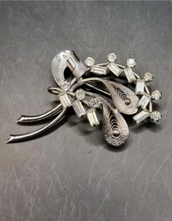 Vintage Sterling Silver Floral Brooch With Fitted Gems Branching Off The Leaves