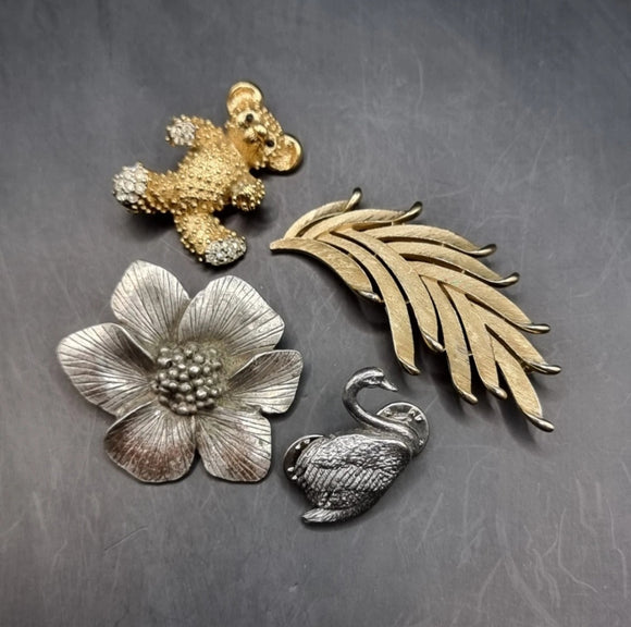Joblot Vintage Designer Brooches, D'orlan, A.E.Williams, Trifari, Miracle.