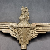 WWII Vintage Parachute Regiment or Para Wings Cap Badge.