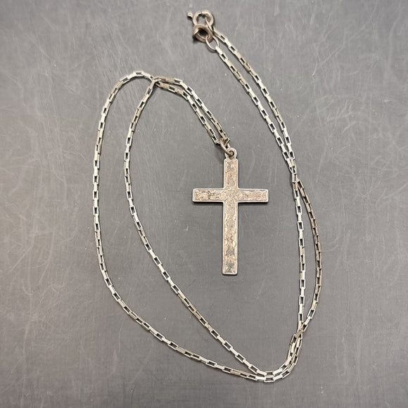 Vintage Silver 925 Cross on Silver Squared Linked Chain.