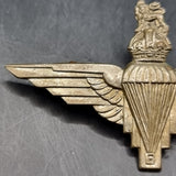 WWII Vintage Parachute Regiment or Para Wings Cap Badge.