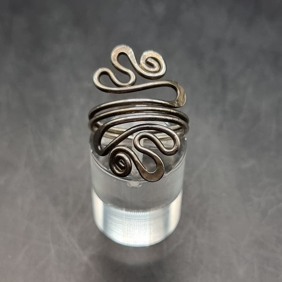 Vintage Silver Wired Squiggle Designed Ring Size N.
