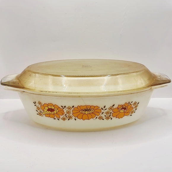1970s Vintage Pyrex Casserole Lidded Dish