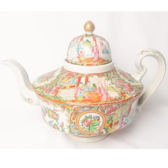 19th century Cantonese femille rose large tea pot.
