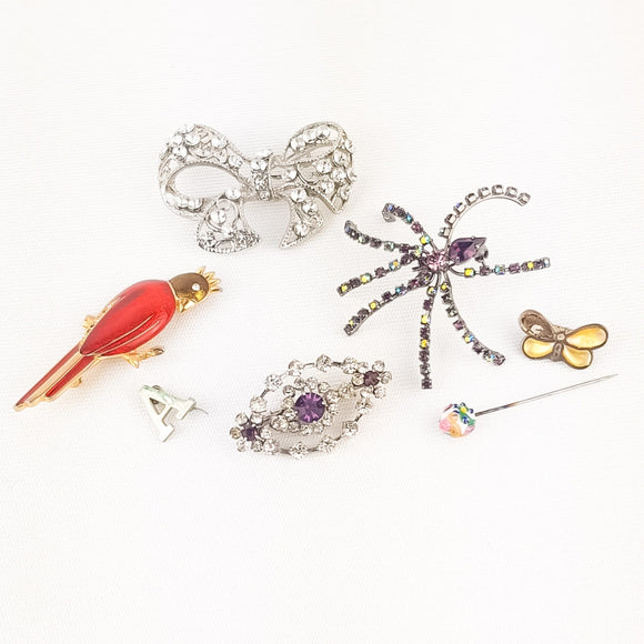 Collection of vintage brooches