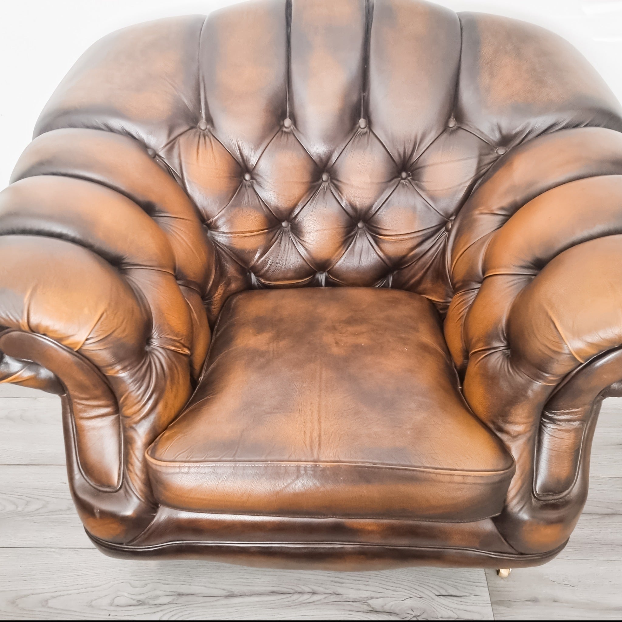 Thomas lloyd discount chesterfield chair