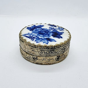 Chinese Blue and White Trinket Box / Compact