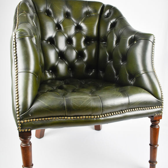 Green Leather Buttoned Back Tub Chair.